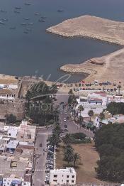 Image du Maroc Professionnelle de  Vue aérienne d'Asilah, ville du nord du Maroc sur l'océan Atlantique à 40 km au sud de Tanger, Vendredi 9 Août 2002.  (Photo / Abdeljalil Bounhar)



